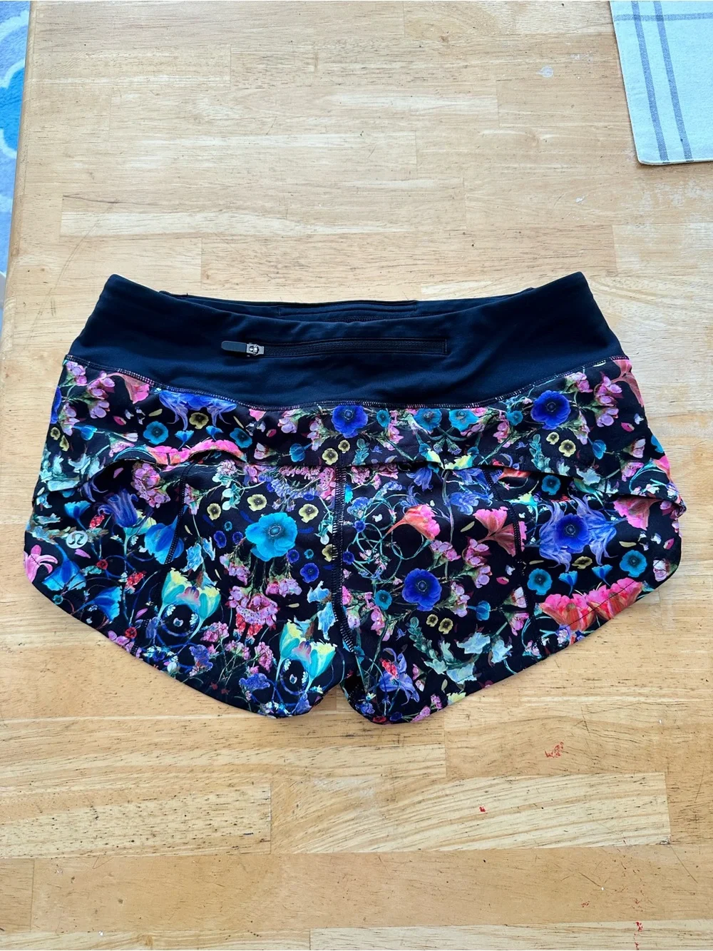 Lululemon shorts size 2